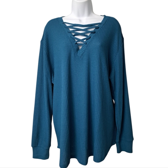 Torrid Top - Picture 4 of 13